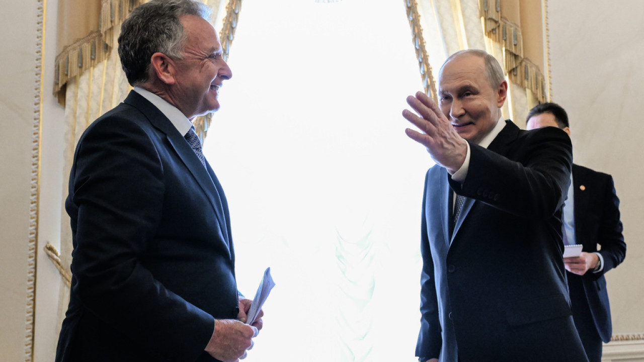 Η Βρετανία καταδικάζει τον Γουίτκοφ για τον χαρακτηρισμό του Πούτιν