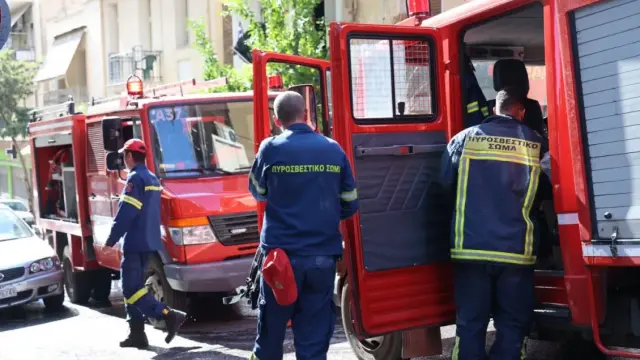 Πυρκαγιά σε διαμέρισμα 4ου ορόφου στα Αμπελόκηποι: Τέθηκε υπό έλεγχο