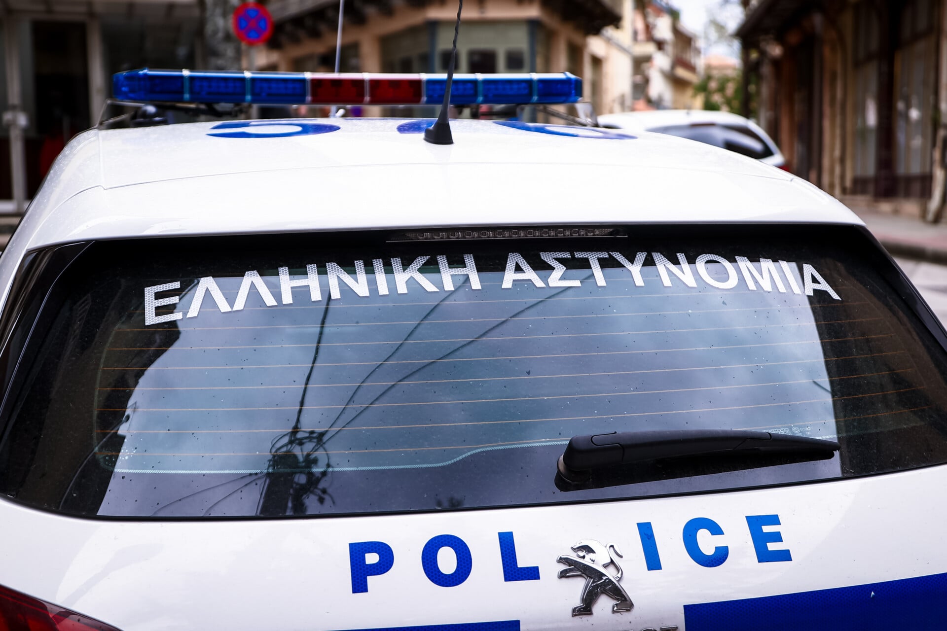 65χρονος επιτέθηκε σε ποδηλάτη στον Εύοσμο, γλίστρησε και συνελήφθη