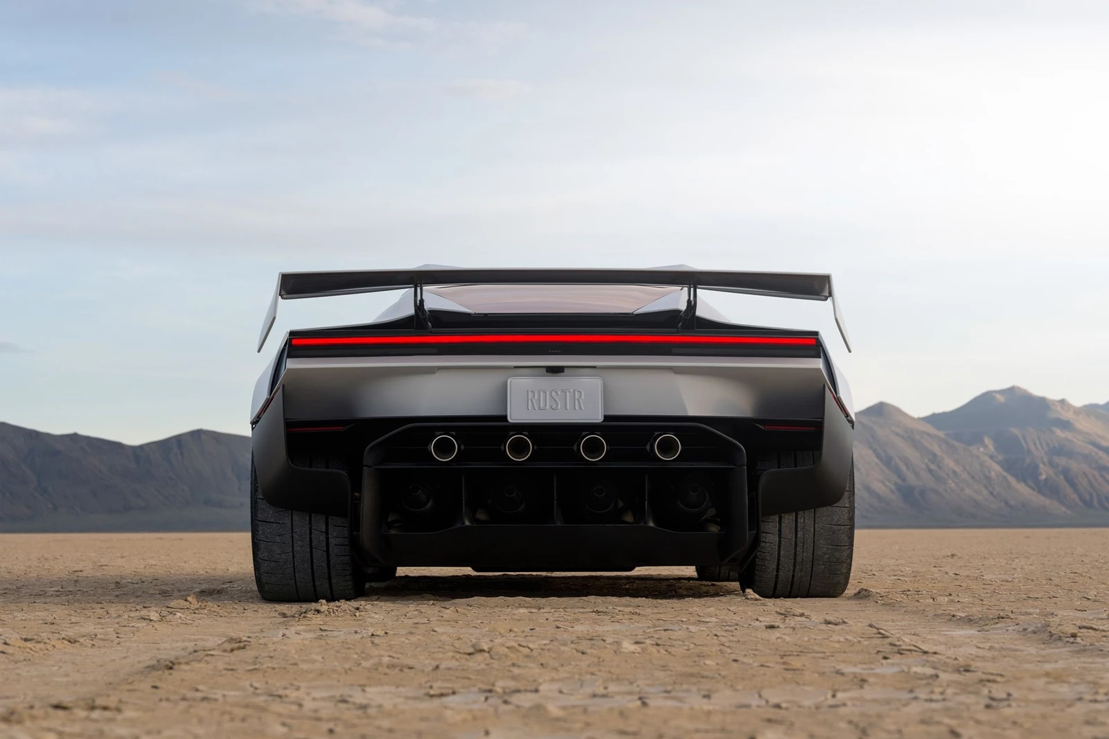 Νέο Tesla Roadster: Ακροβατικά στον αέρα, παραγωγή το 2028