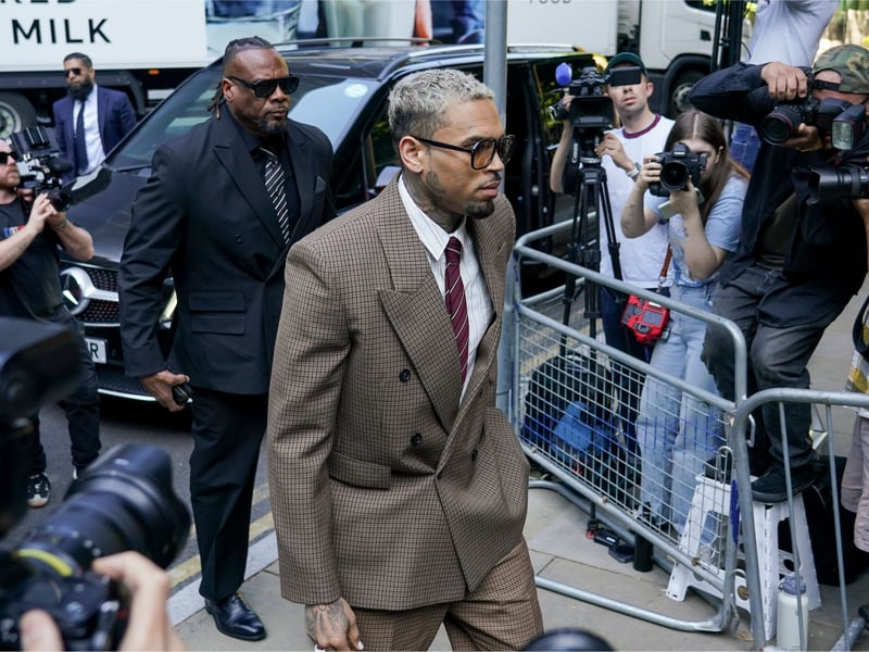 Chris Brown: Ανασταλτική ποινή για χτύπημα με μπουκάλι στο Λονδίνο