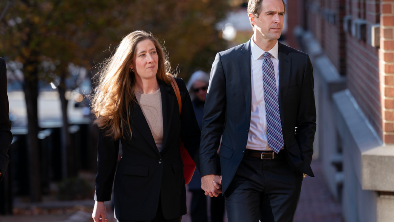Κατηγορίες κατά του πρώην διευθυντή FBI Κόμεϊ για απειλή κατά του προέδρου
