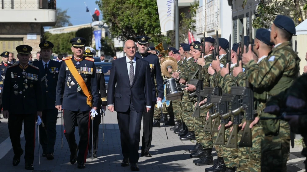 Ο Δένδιας σε Ιορδανό πρέσβη: Αλληλεγγύη μετά την επίθεση στο Καράκ