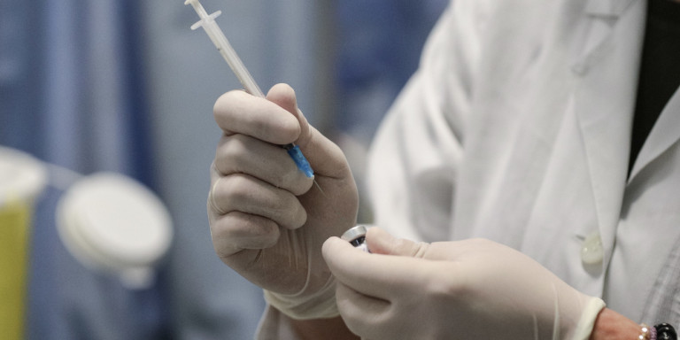 Το εμβόλιο mRNA μειώνει κατά 42% τον κίνδυνο υποτροπής του μελανώματος