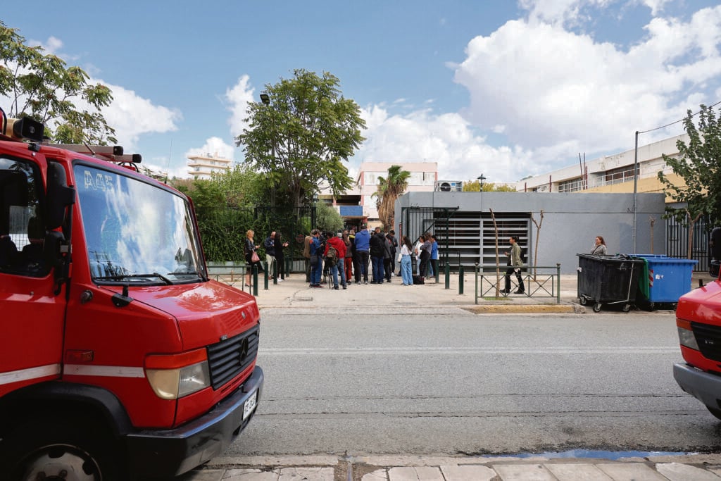 Γκράβα: Η έντονη μυρωδιά ενδέχεται να οφείλεται σε εργασίες μόνωσης, εκτιμά ο δήμαρχος Αθηναίων