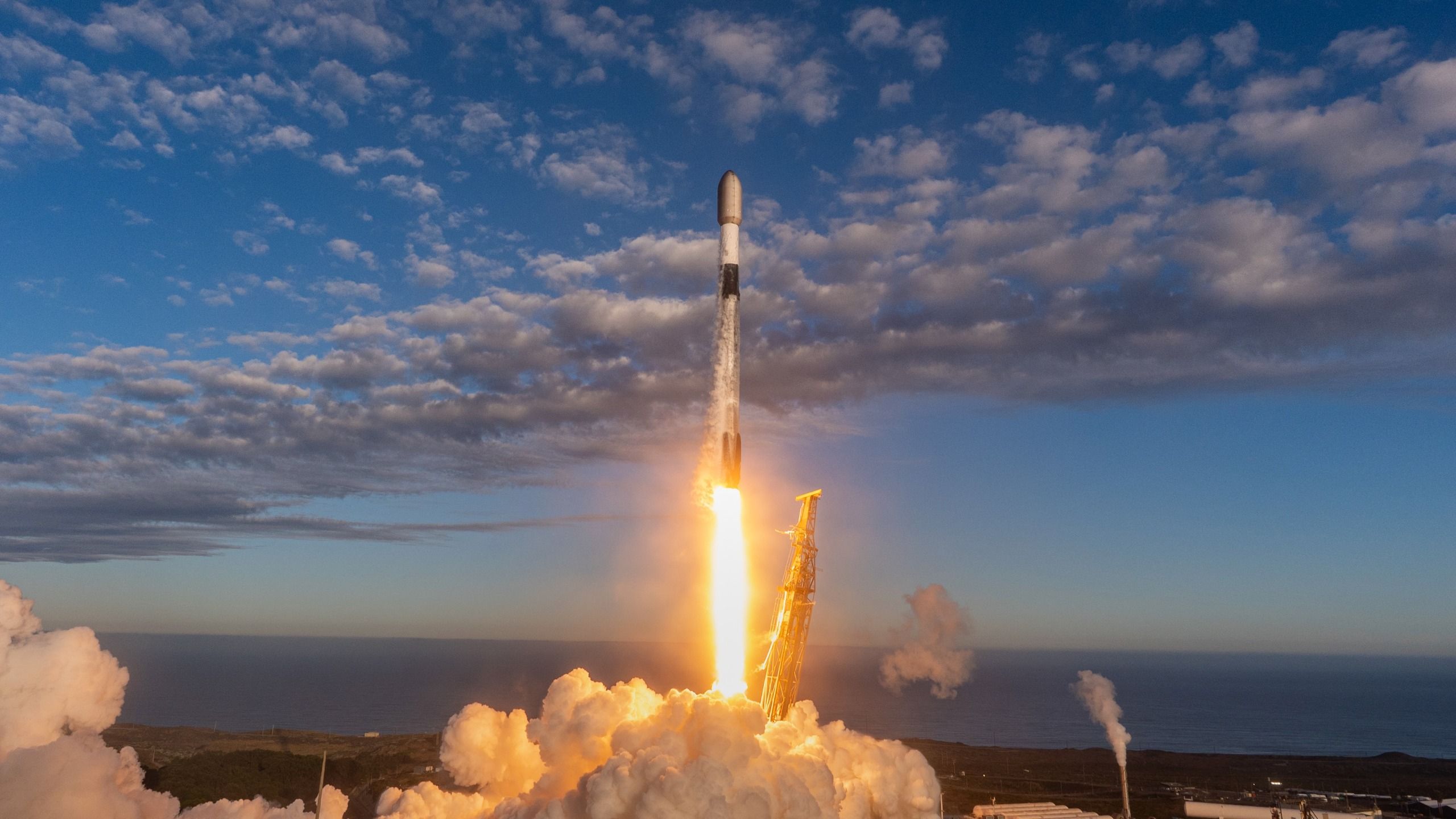 SpaceX: Falcon 9 με 36 πτήσεις εκτοξεύει 27 δορυφόρους Starlink