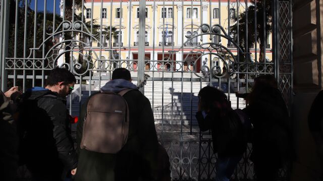 Κυλιόμενες στάσεις καθηγητών έως τις 30 Οκτωβρίου