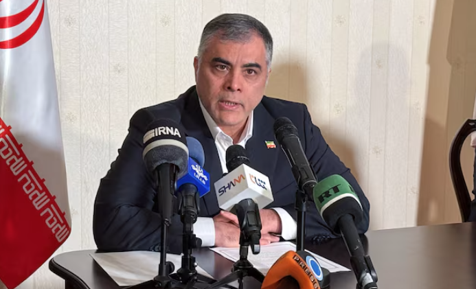 Ιράν: Παραίτηση του υπουργού Πετρελαίου Πακνετζάντ εν μέσω κρίσης καυσίμων