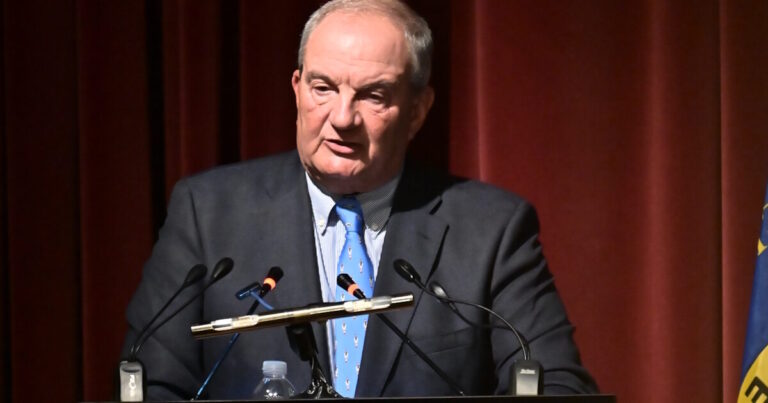 Καραμανλής: Σκληρή κριτική για την Τουρκία και την κυβέρνηση