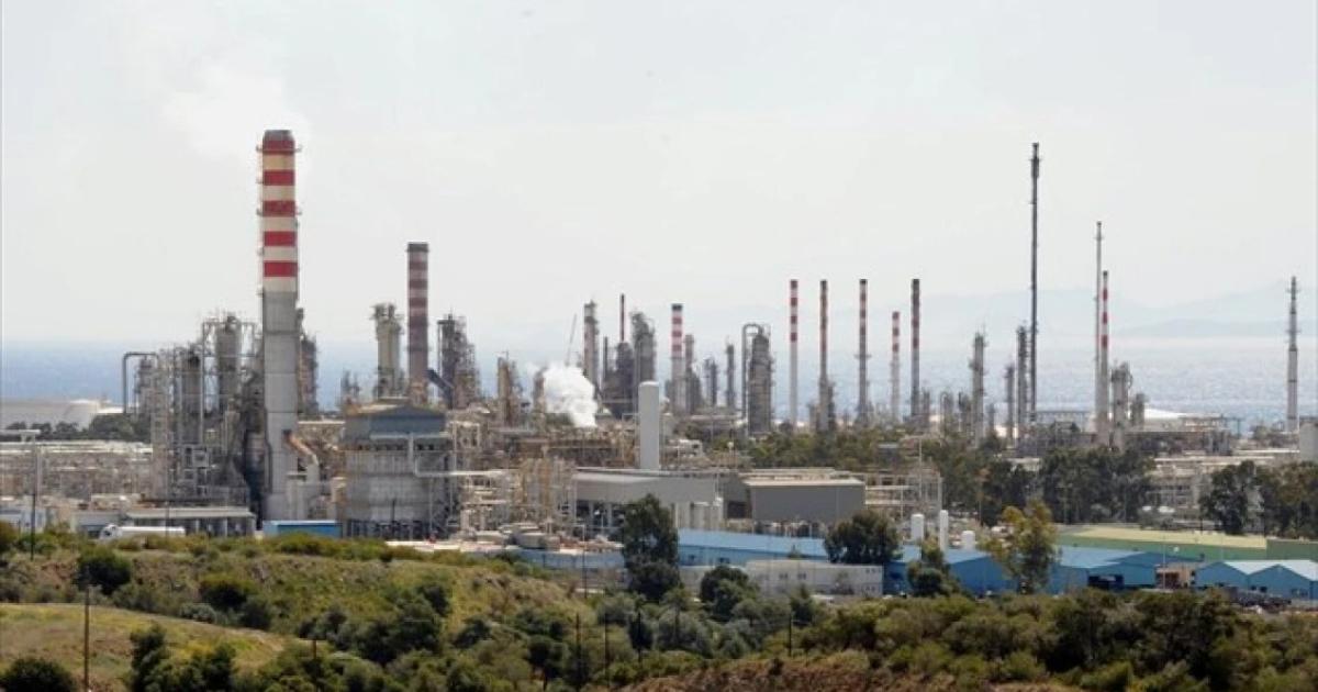 Έκρηξη στη Motor Oil στους Αγίους Θεοδώρους – Δύο εργαζόμενοι σε κρίσιμη κατάσταση