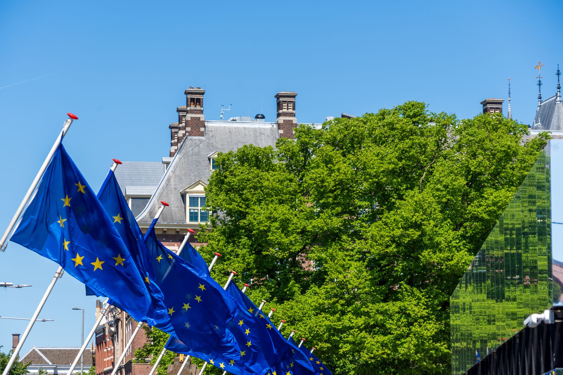 Οι Βρυξέλλες επεκτείνουν τις εξουσίες της Europol απέναντι στο «οπλισμένο» AI