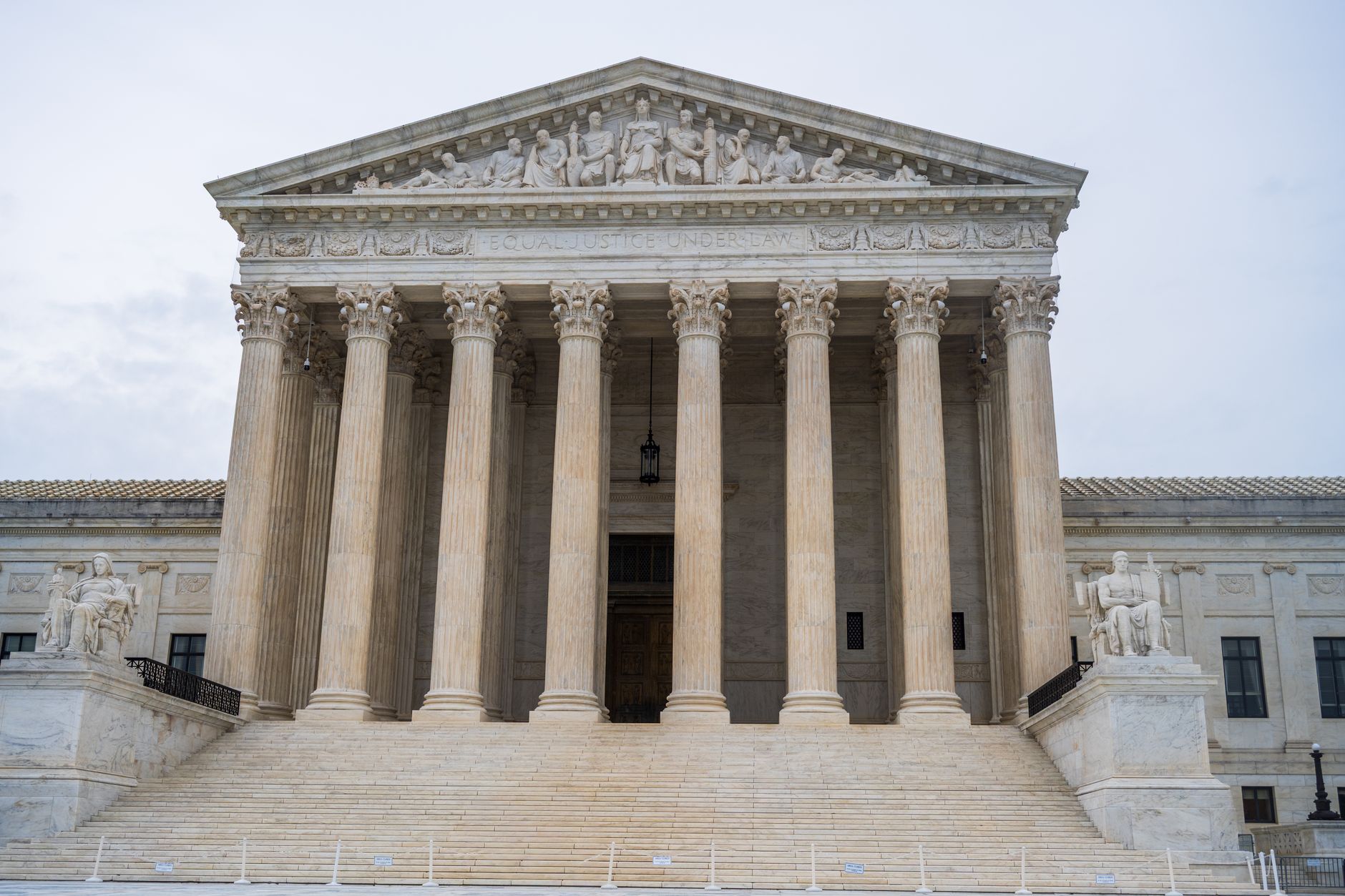 Ο Πρώην συνεργάτης του Clarence Thomas εκτιμά ότι το Ανωτάτο Δικαστήριο θα ανατρέψει τις απα…