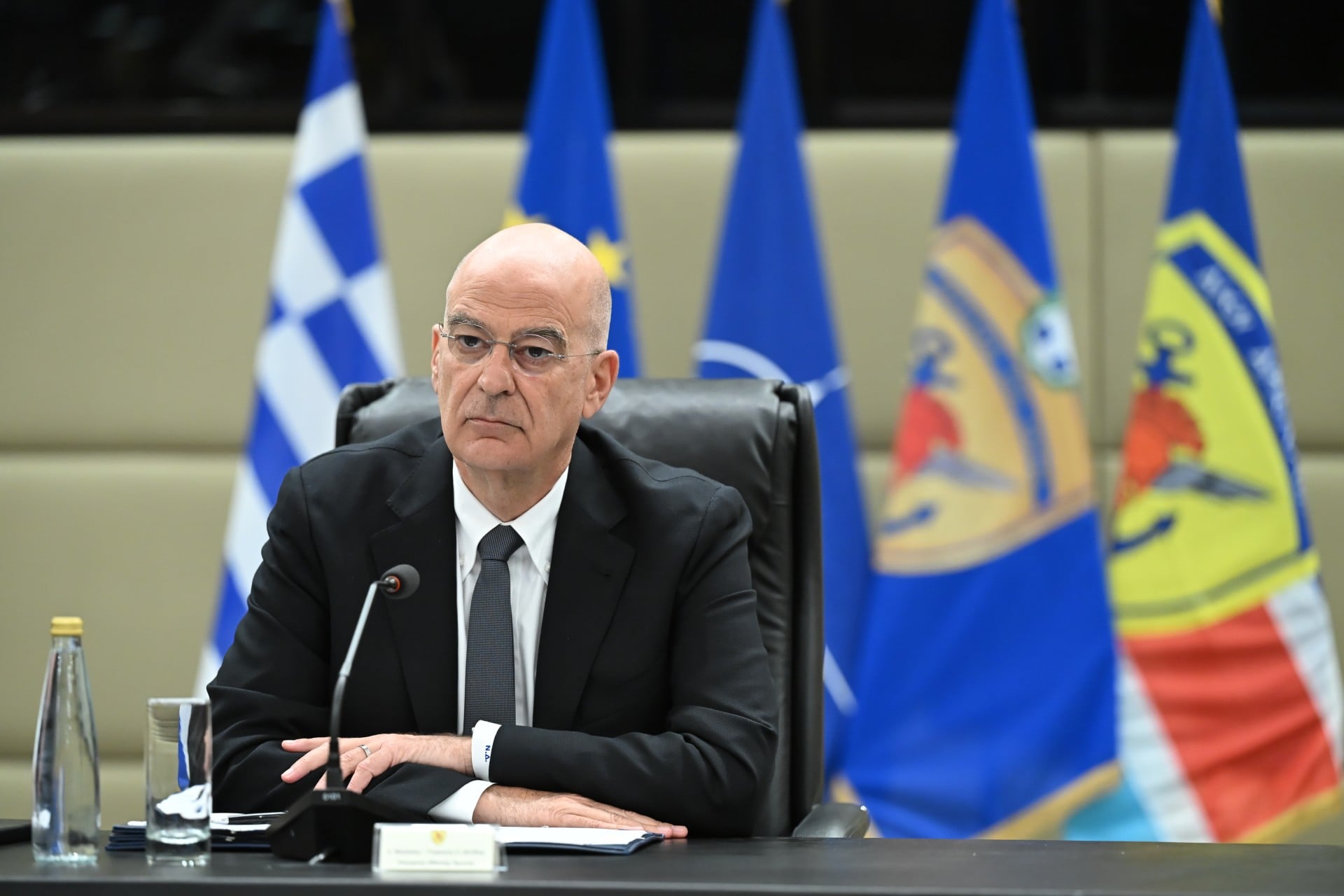 Δένδιας: Κατάργηση 126 στρατοπέδων — 1,13 δισ. ευρώ για μισθούς και τεχνολογίες