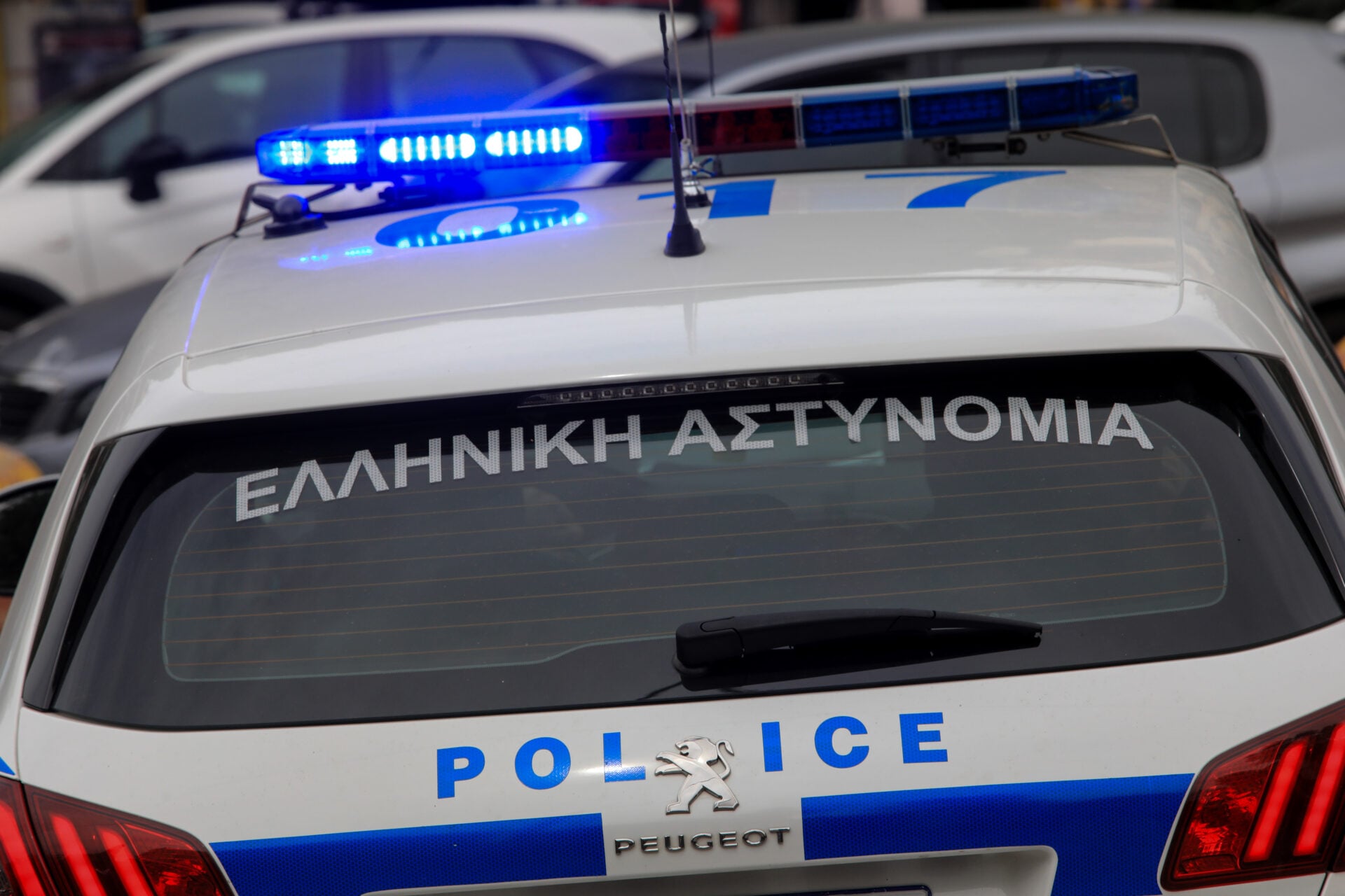 Ύποπτο αντικείμενο σε παγκάκι στο Παγκράτι – Έλεγχος από ΤΕΕΜ