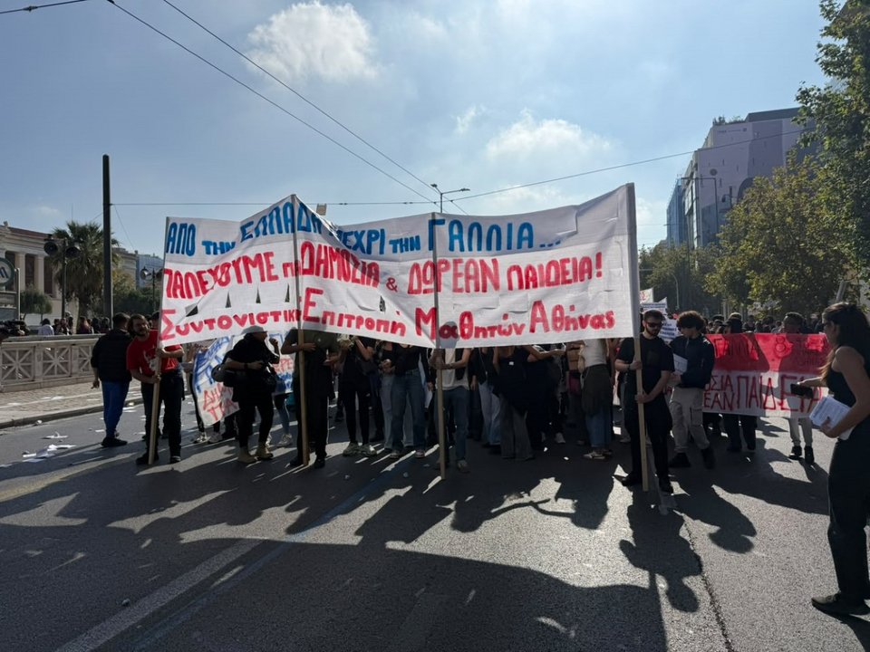 Πανελλαδική απεργία εκπαιδευτικών και γιατρών, συλλαλητήριο στα Προπύλαια