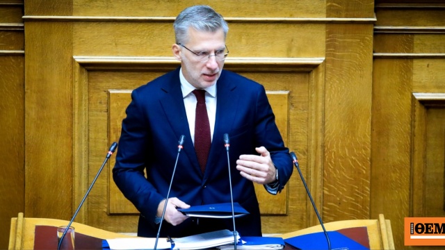 Ψηφίστηκε η απαγόρευση social media σε ανηλίκους κάτω των 15 — Υπέρ μόνο η ΝΔ