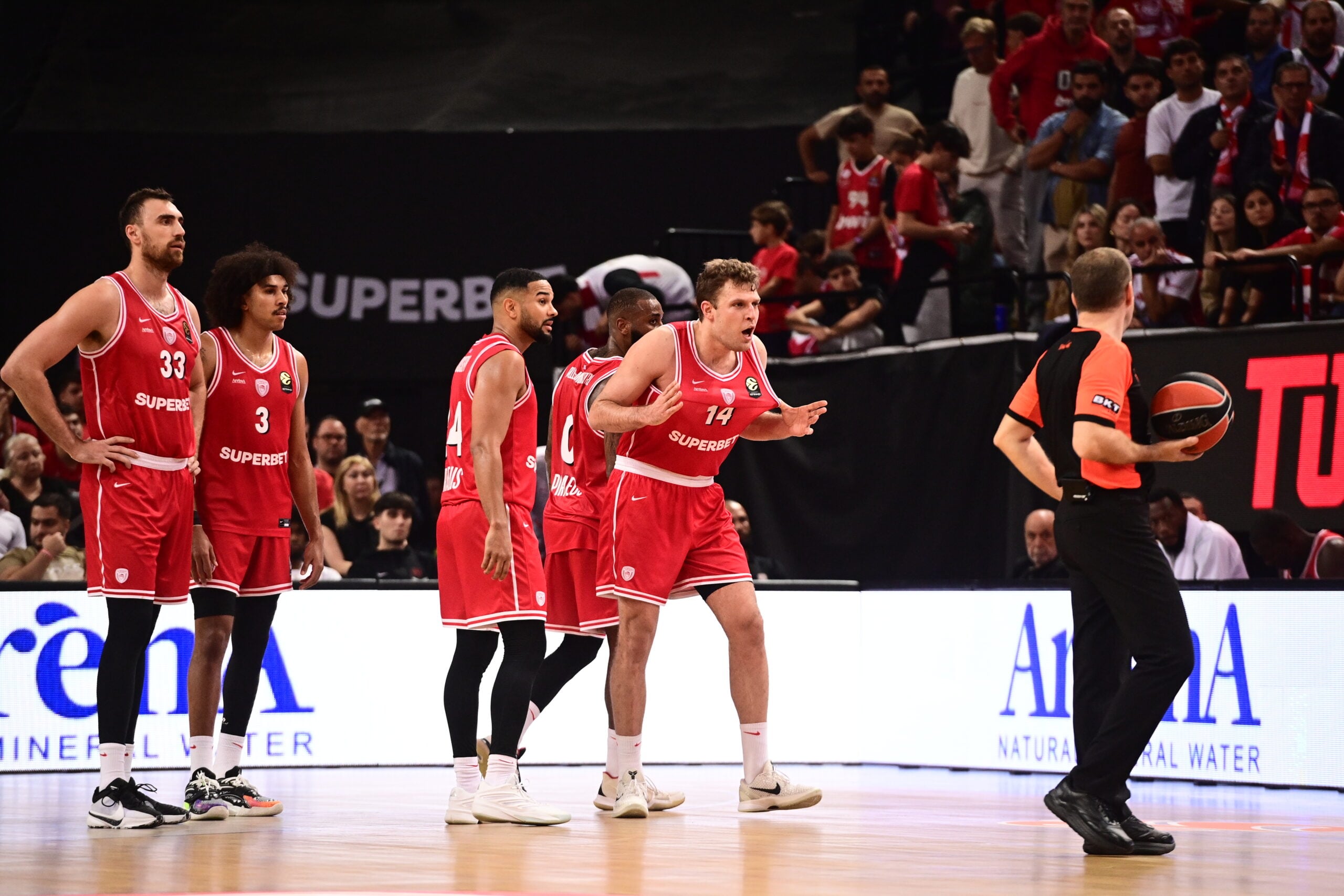 Ο Ολυμπιακός – Φενέρμπαχτσε 61-64: Πρώτη εντός έδρας ήττα, η Φενέρ στην κορυφή