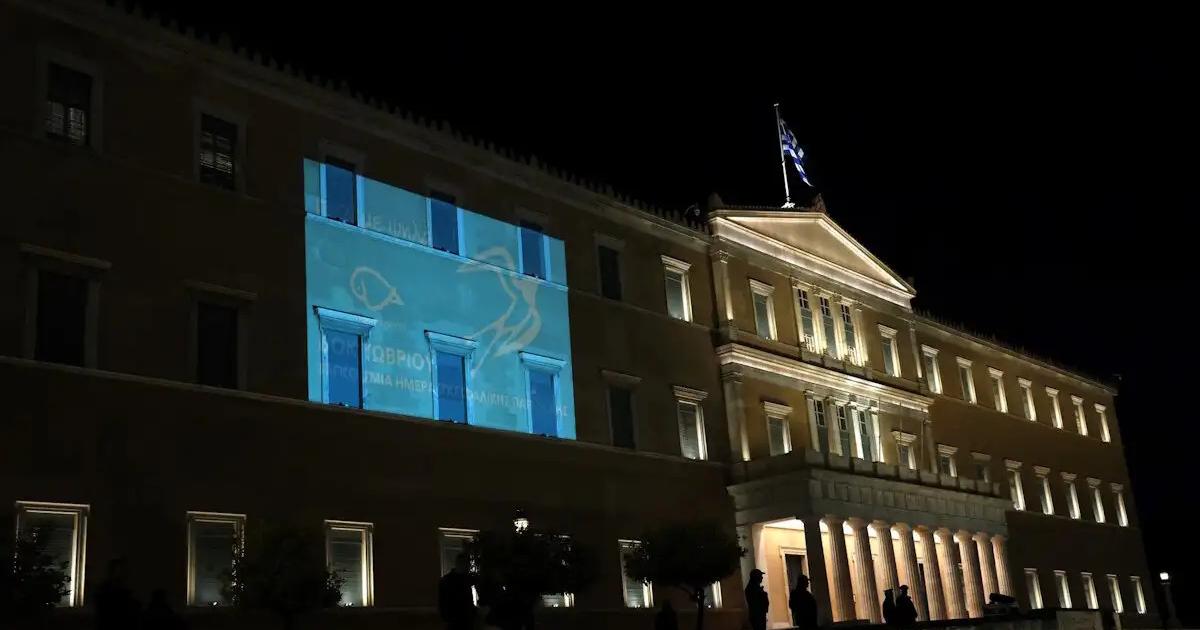 Φωταγωγήθηκε η Βουλή για την Παγκόσμια Ημέρα Εγκεφαλικής Παράλυσης