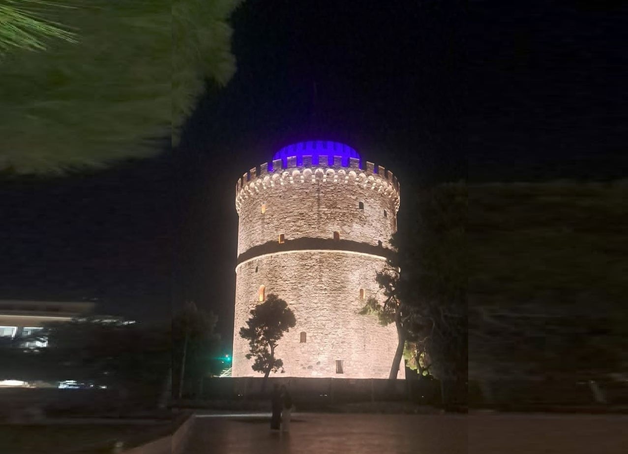 Νέος φωτισμός Λευκού Πύργου με Μητσοτάκη και Τασούλα